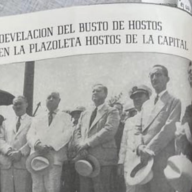 Imagen de: Develación del busto de Hostos en la plazoleta Hostos de la Capital (en 1941)
